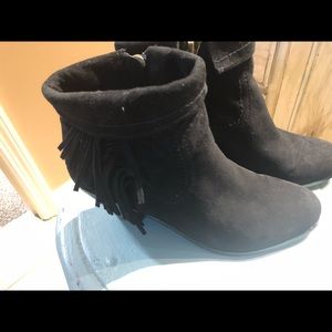 Sam Edelman black fringed boots sz 9